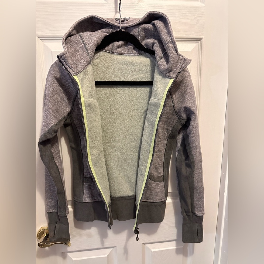 Lululemon grey Scuba hoodie size 4 - Picture 4 of 7
